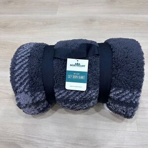 Northeast Outfitters Plaid Sherpa Throw Blanket, Black, 50x60